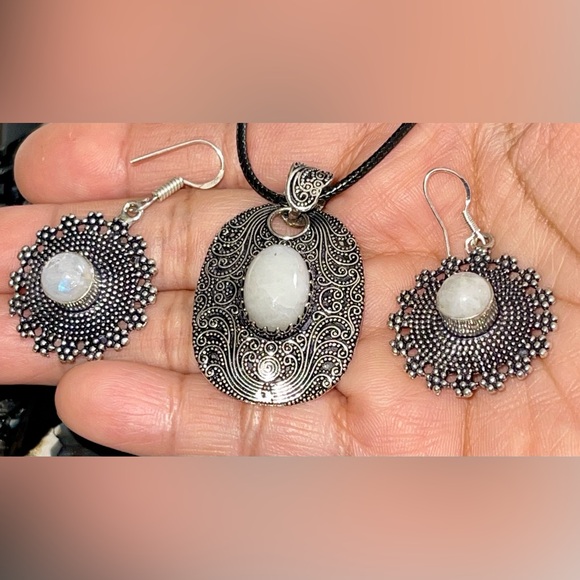 Rainbow Moonstone Pendant & Earrings Set - Picture 3 of 12